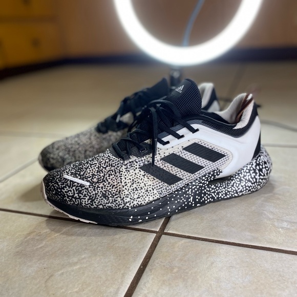 Adidas Mens Alphatorsion Running Shoes Black White FV6140 Lace Up Low Top 11 - Picture 3 of 11